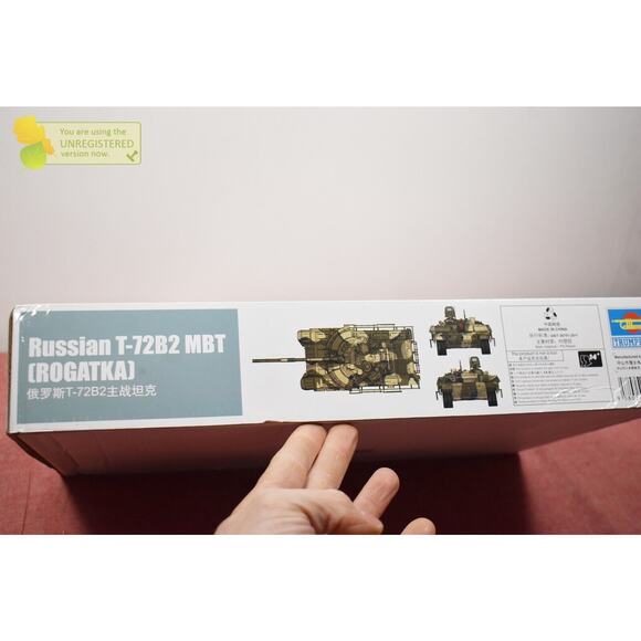 Trumpeter Russian T-72B2 MBT Rogatka Model Kit 1/35 (Package Wear) - Picture 14 of 15